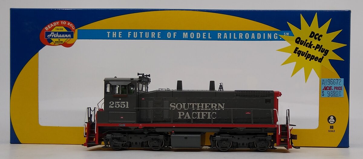Athearn 96672 HO Southern Pacific RTR SW1500 Diesel Locomotive #2551