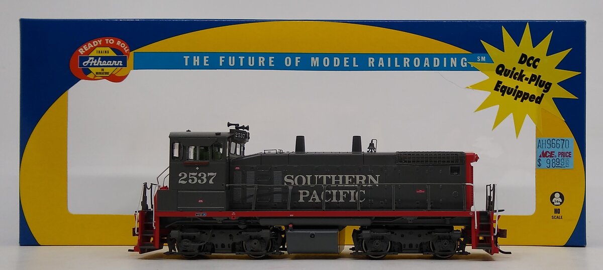 Athearn 96670 HO Scale Southern Pacific SW1500 Diesel Locomotive #2537