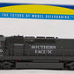 Athearn 98321 HO Southern Pacific RTR SD40T-2 Diesel Locomotive #8260