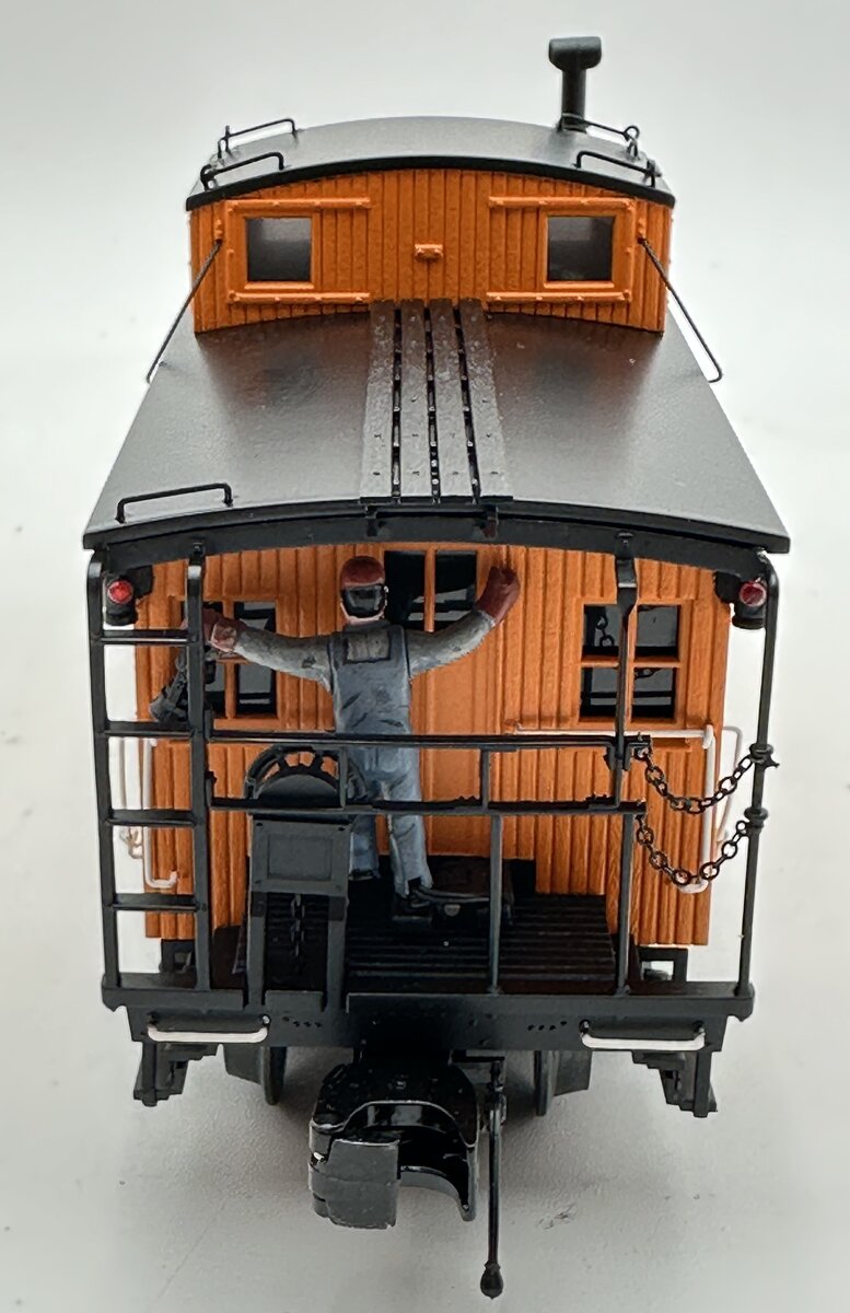 MTH 20-91582 O Milwaukee Road N-6b Caboose with Operating Signal Man #0328