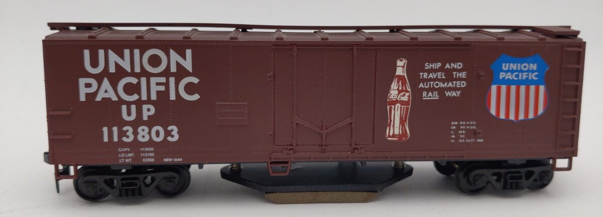 Walthers 931-751 HO Union Pacific Track Cleaning Car #113803