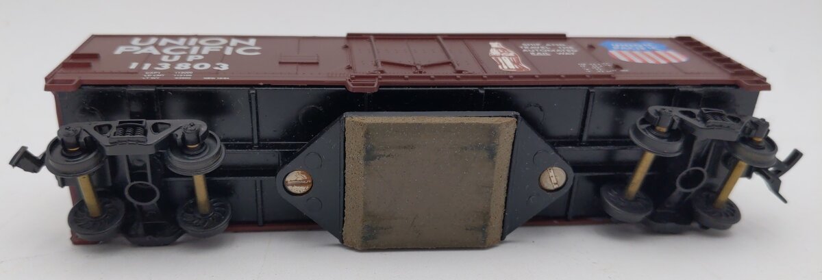 Walthers 931-751 HO Union Pacific Track Cleaning Car #113803