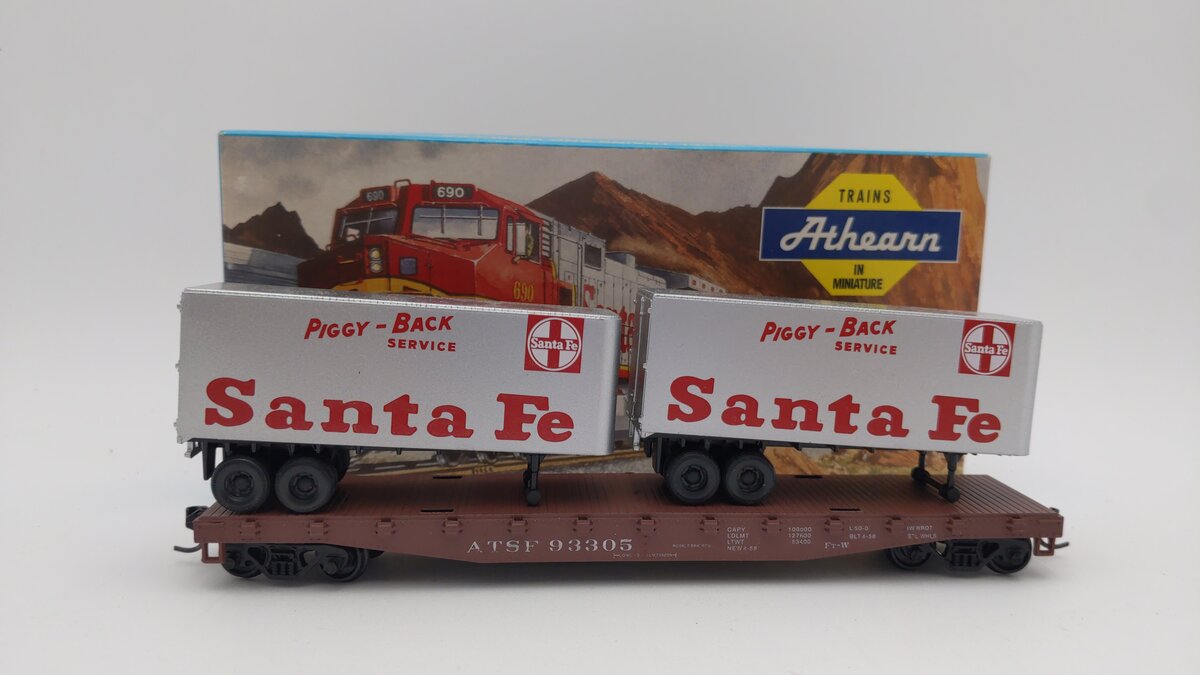 Athearn 1405 HO Scale Santa Fe 50 Ft Flat Car Kit With 2 Vans