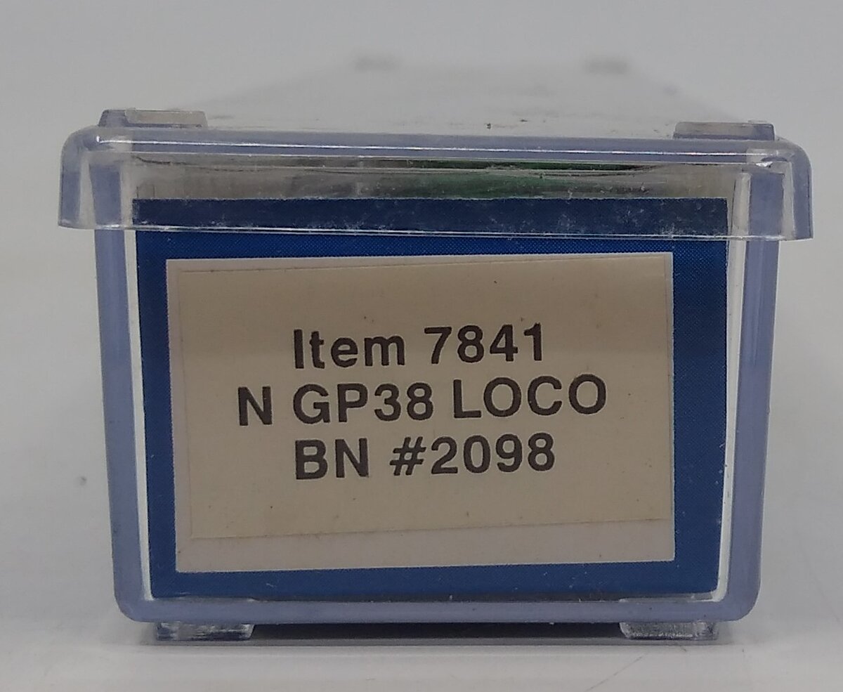 Life Like 7841 N Burlington Northern GP38 Diesel Locomotive #2098
