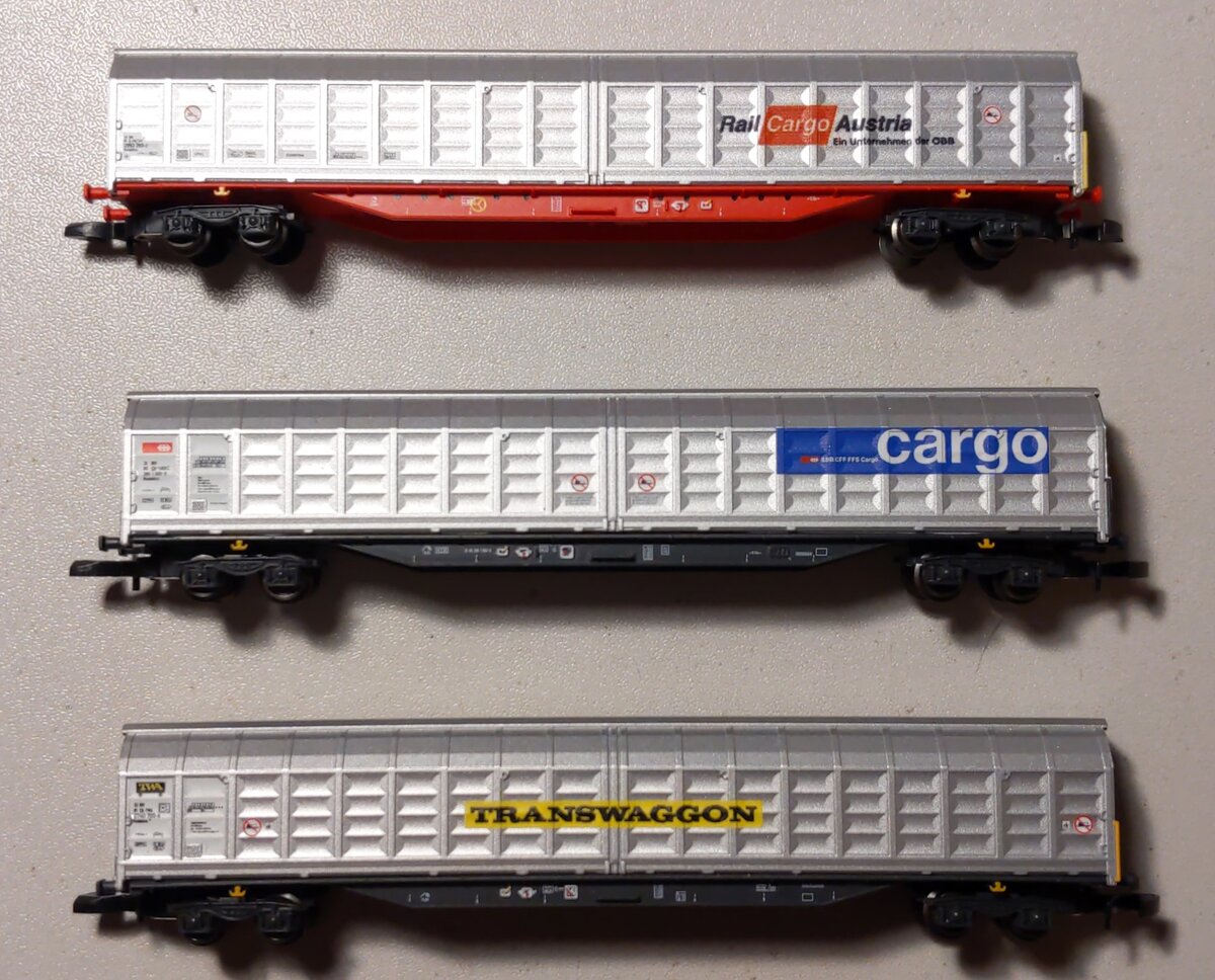 Marklin 82418 Z Swiss Federal Railways Sliding Wall Boxcars (Set of 3)