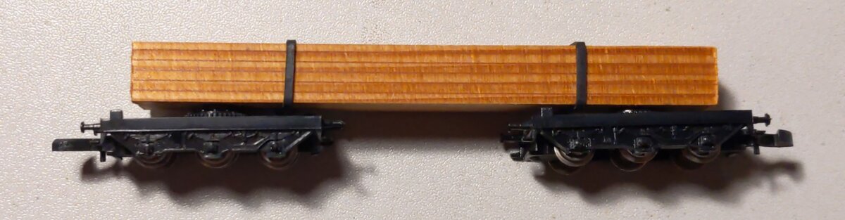 Marklin 8619 Z Scale Flatcar with Lumber Load – Trainz
