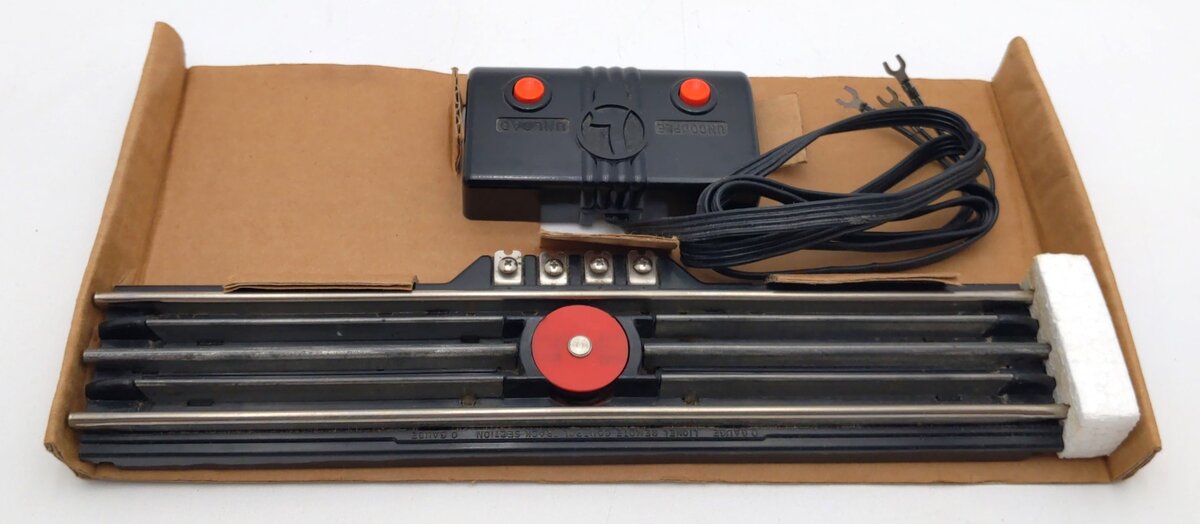 Lionel 6-5530 O Gauge Operating Track Section LN/Box