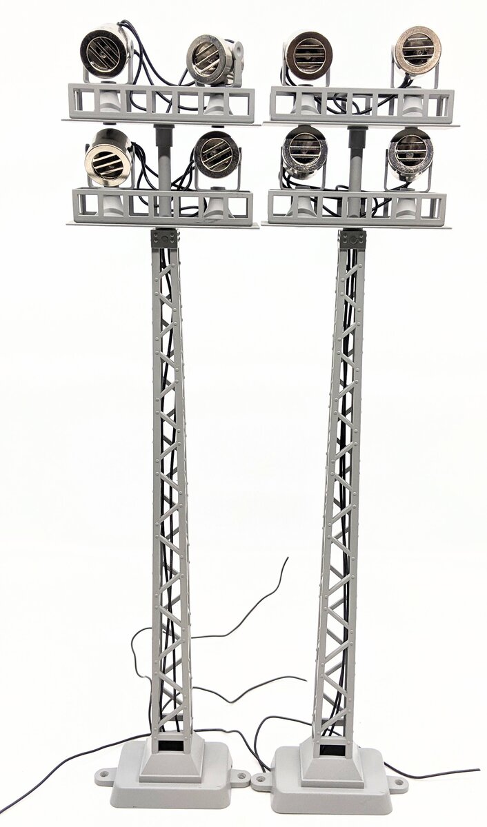 MTH 30-11039 O Floodlight Tower Set (Set of 2)