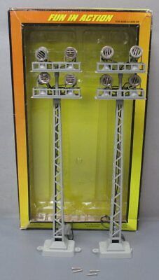 MTH 30-11039 O Floodlight Tower Set (Set of 2)