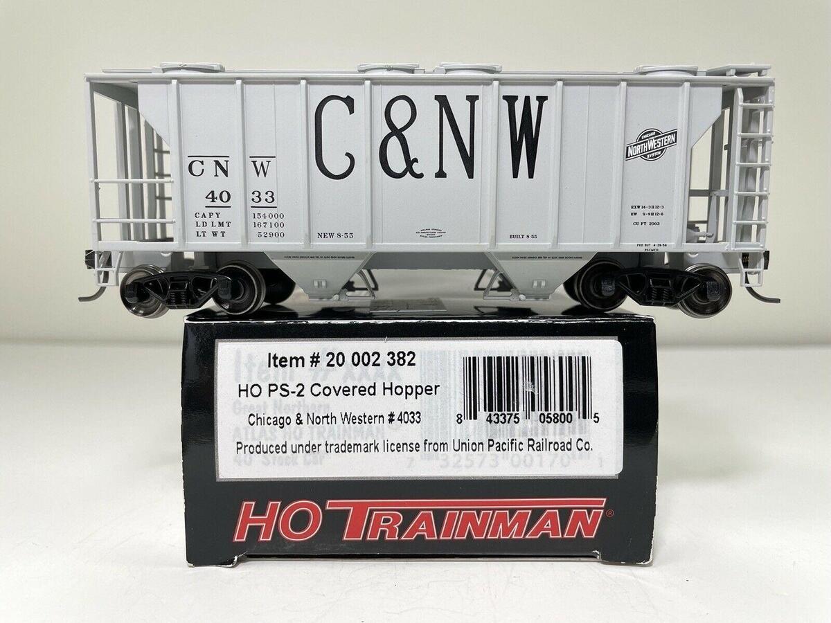 Atlas 20002382 HO C&NW Trainman PS-2 Covered Hopper #4033
