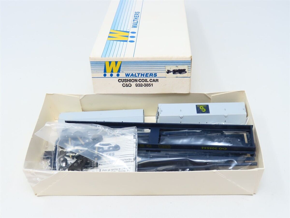 Walthers 932-3851 HO C&O Cushion Coil Car Model Kit