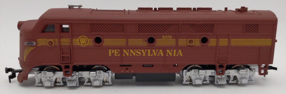Model Power 96801 HO Pennsylvania F2 Dual-Drive Lighted Diesel Locomotive