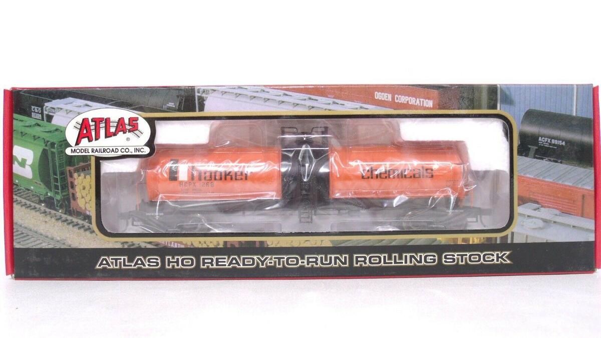 Atlas 1556-2 HO Scale Hooker Chemicals 17,300 Gal. Tank Car #1268 MT/Box