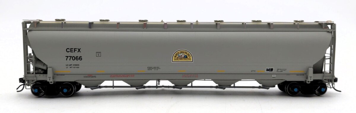 BLMA Models 54013 HO CEFX 5660 Covered Hopper #77066