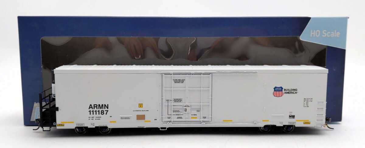 BLMA Models 52008 HO Union Pacific/ARMN Trinity 64' Reefer #111187