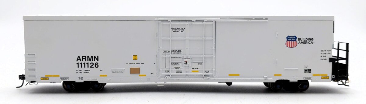 BLMA Models 52006 HO Union Pacific Trinity 64' Reefer Car #111126 LN/Box