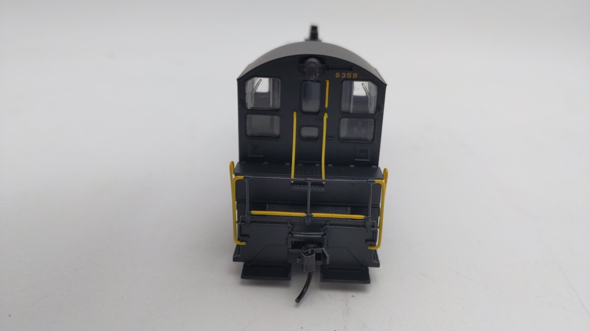Broadway Limited 4732 HO PRR EMD SW7 Diesel Locomotive #9359 w/DCC/Sound