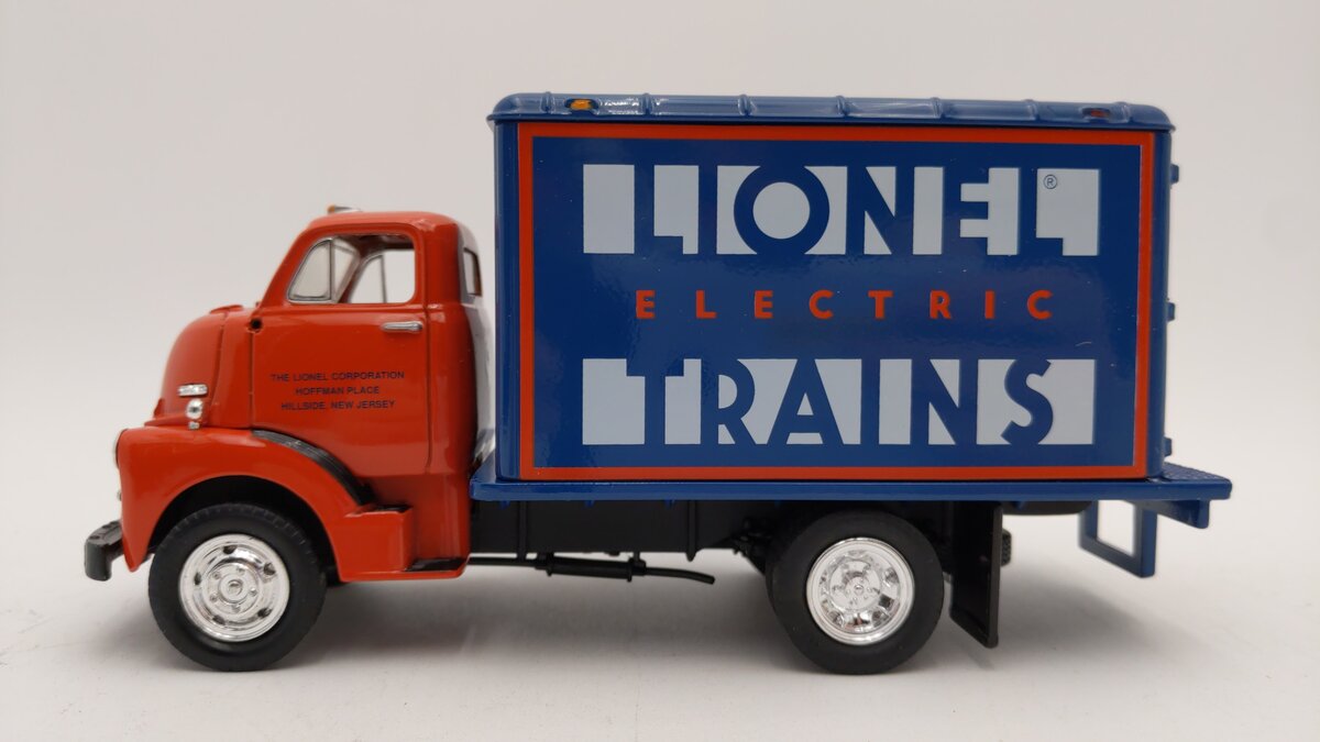 Lionel 19-0108 1:34 Eastwood Automobilia 1952 GMC C.O.E. Delivery Truck