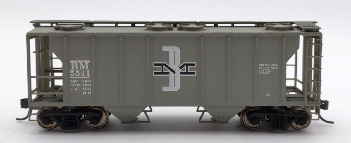Atlas 1801 HO Boston & Maine PS-2 2-Bay Covered Hopper #5541 LN/Box