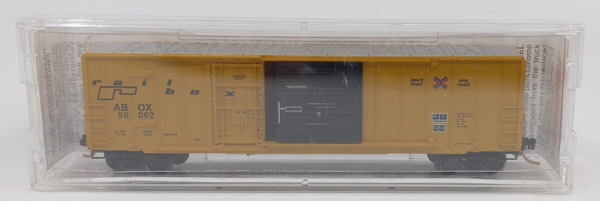 Micro-Trains 02600010 N RailBox 50' Rib Side Plug & Sliding Door Boxcar #50062 LN/Box