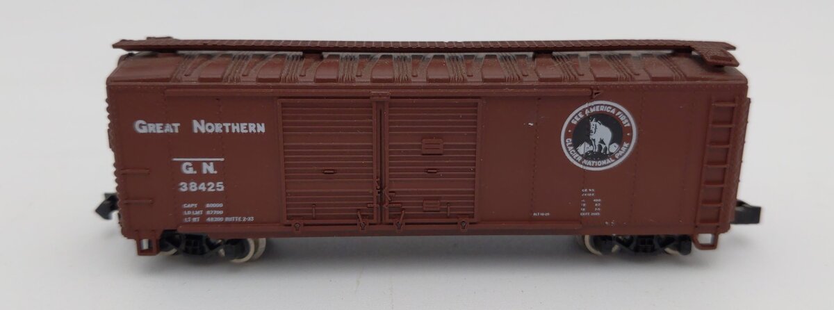 Roco 28705 N Great Northern Box Car #38425 LN