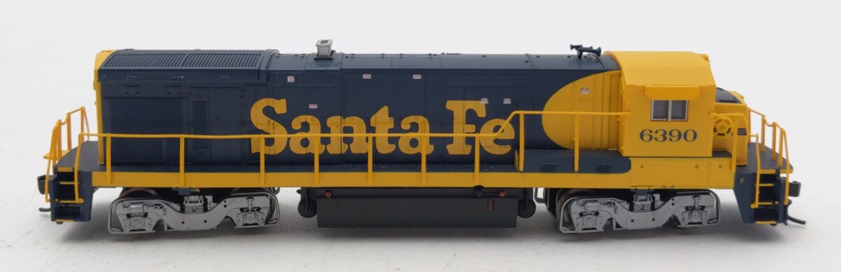 Atlas 49707 N Scale Santa Fe B23-7 Diesel Locomotive #6390 – Trainz