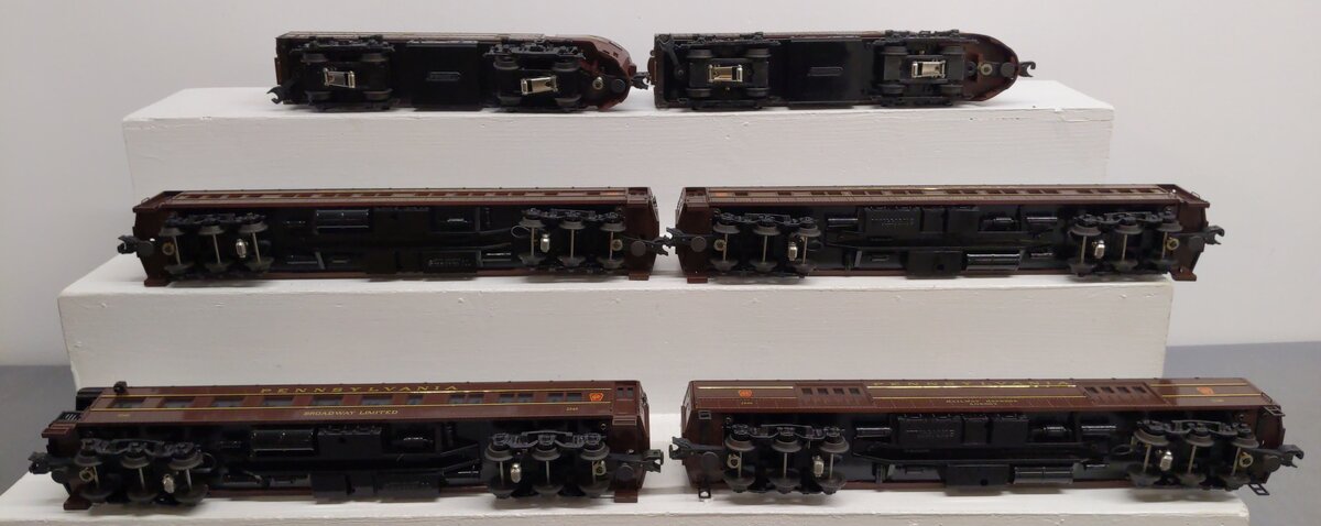 Williams SN105SM O Pennsylvania Sharknose AA Diesel & Passenger Set VG/Box