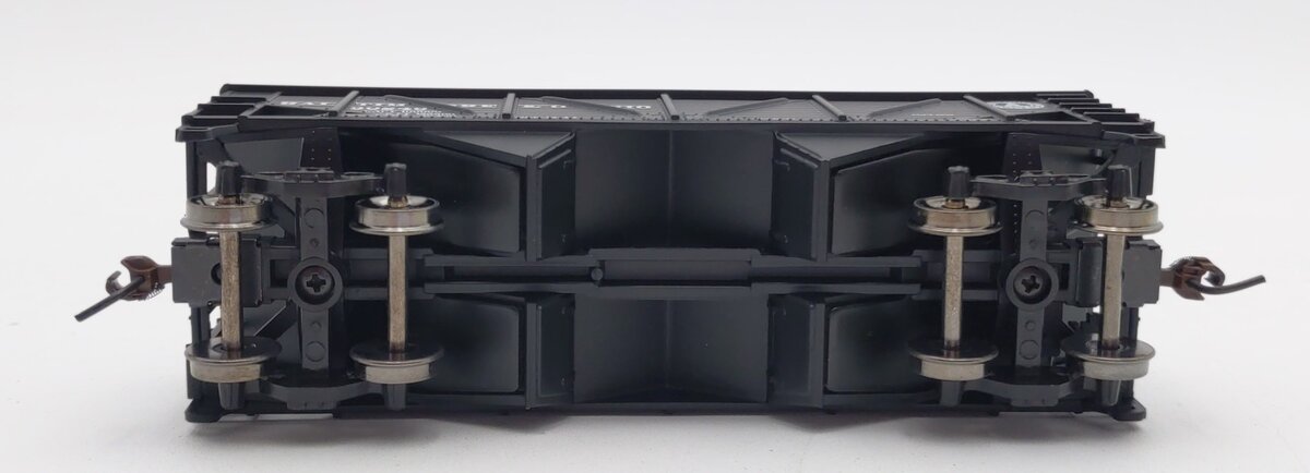 Athearn 70789 HO Baltimore & Ohio RTR 34'' Ribbed Hopper w/Coal Load #30246