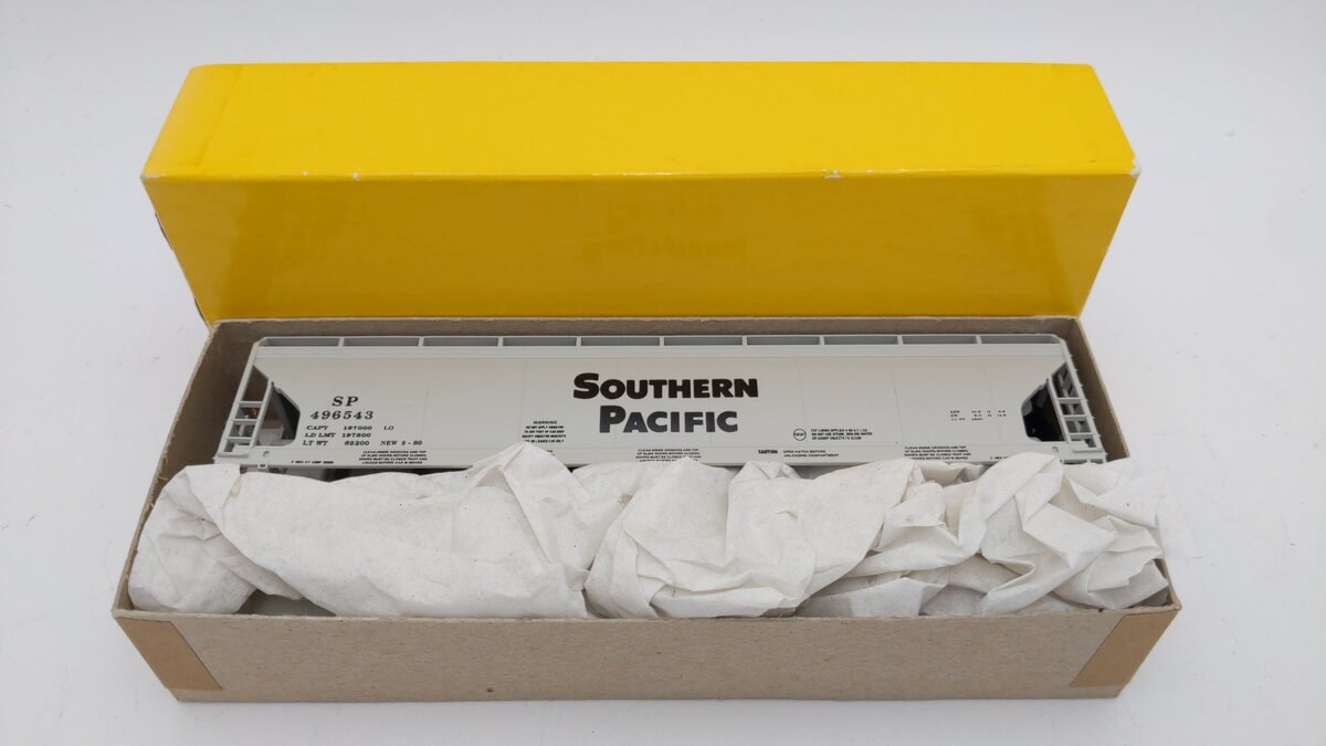 Accurail 2008 HO Souther Pacific ACF 3-Bay Covered Hopper Kit