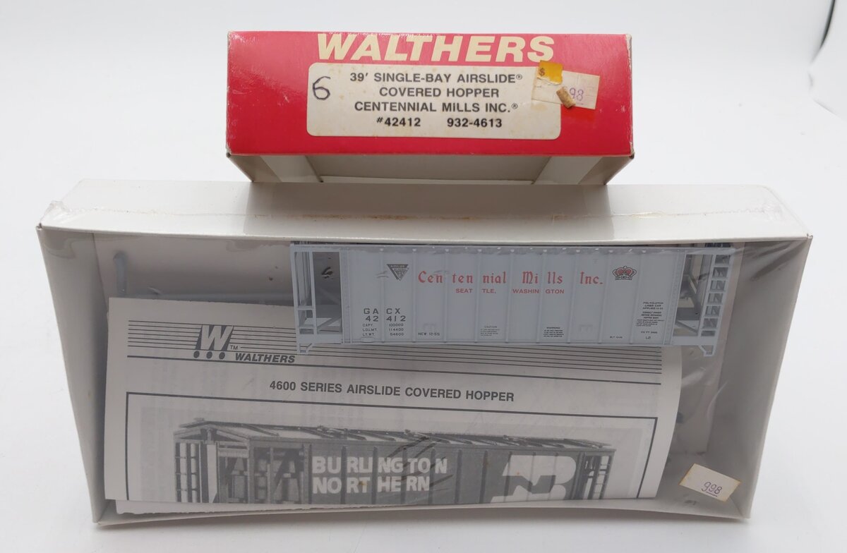 Walthers 932-4613 HO Centennial Mills Inc 39' Single-Bay Airslide Hopper #42412