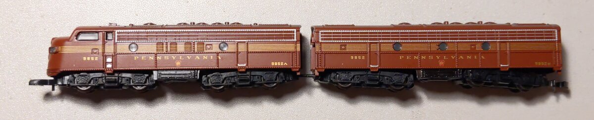 Marklin 88605 Z Scale PRR General Motors F7 AB Diesel Locomotive Set LN/Box