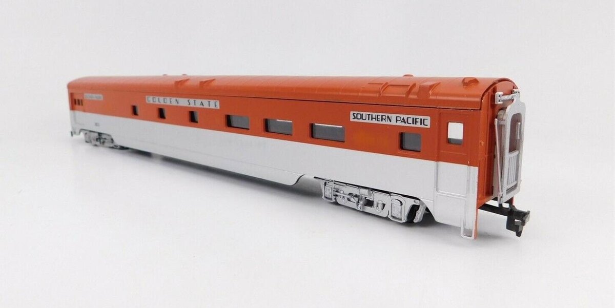 IHC 48104 HO Southern Pacific Golden State Smooth Side P.S. Combine Car #3100