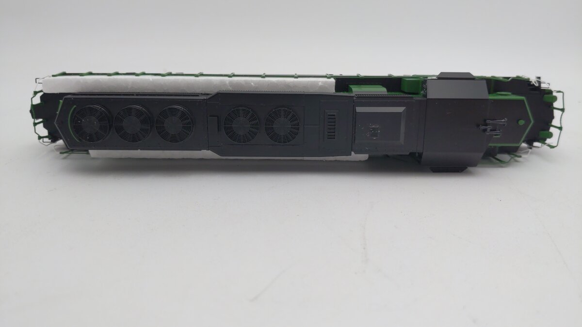 Kato 37-6604 HO Burlington Northern EMD SD40-2 Diesel Engine #7036