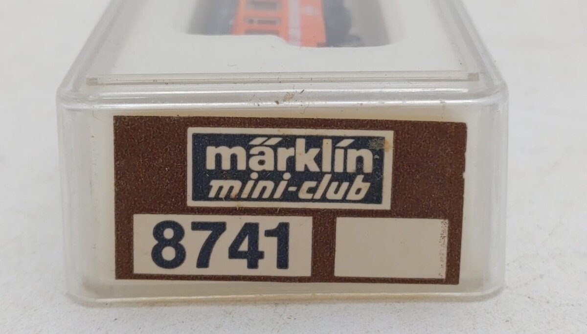 Marklin 8741 Z SBB Swiss Orange 1st Class Eurofima Express Passenger Car LN/Box
