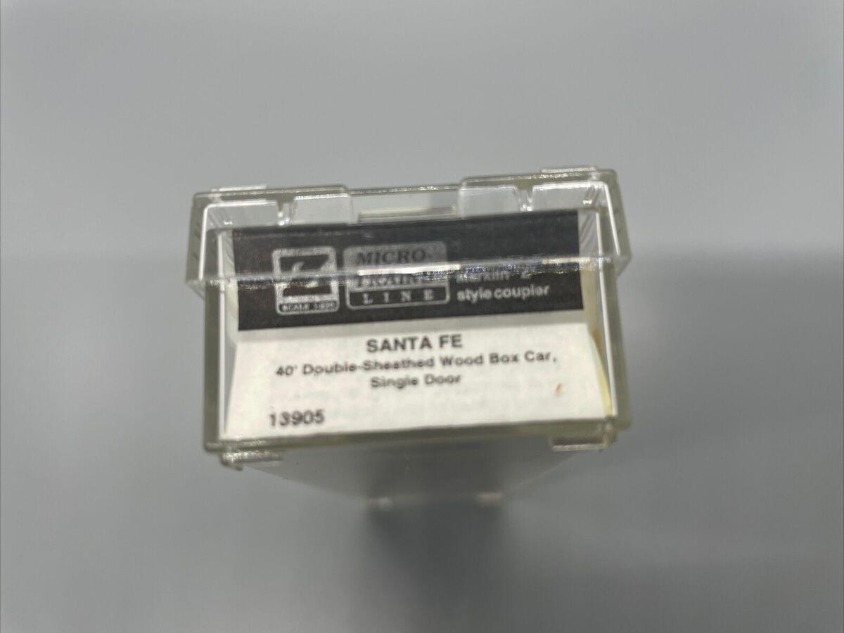 Micro-Trains 13905 Z Scale ATSF 40' Double-Sheathed Wood Box Car #38693 LN/Box