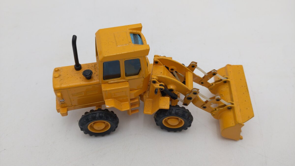 Joal 214 1:50 Scale Die-Cast Caterpillar Wheel Loader 920