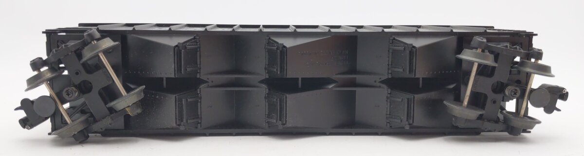 Lionel 6-17148 O Gauge Chesapeake and Ohio 3-Bay Hopper #156330 LN/Box