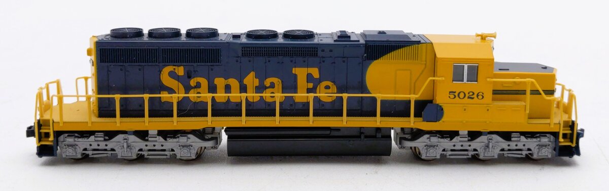 Kato 176-4907 N Santa Fe SD40-2 Diesel Locomotive #5026