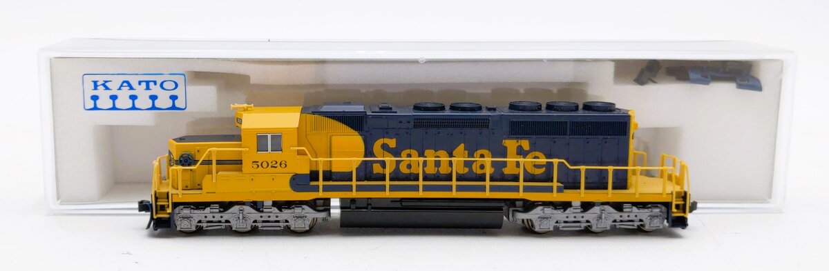 Kato 176-4907 N Santa Fe SD40-2 Diesel Locomotive #5026