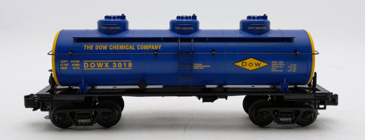 MTH 30-7363 O Gauge Dow Chemical 3-Dome Tank Car #3018 LN/Box