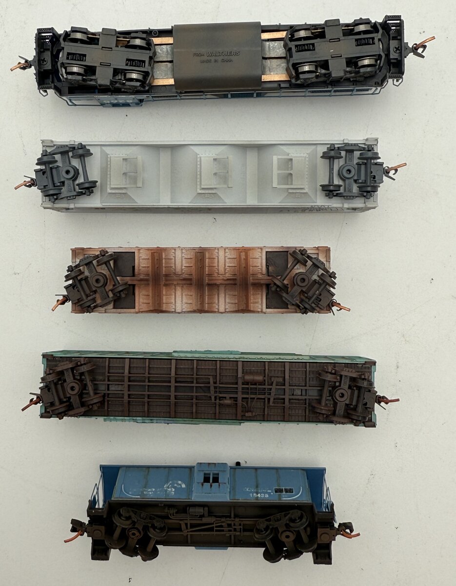 Micro-Trains 99301650 Conrail Weathered N Gauge Train Set
