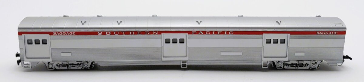 IHC 47950 HO Southern Pacific Corrugated Side Baggage Car