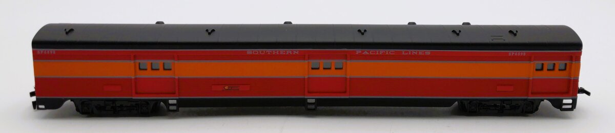 IHC 47390 HO Scale Southern Pacific Sunbeam Corrugated Side Baggage Car #6598