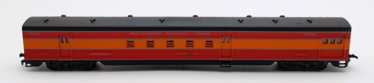 IHC 47395 HO Southern Pacific Sunbeam Corrugated Side Railway Post Office Car