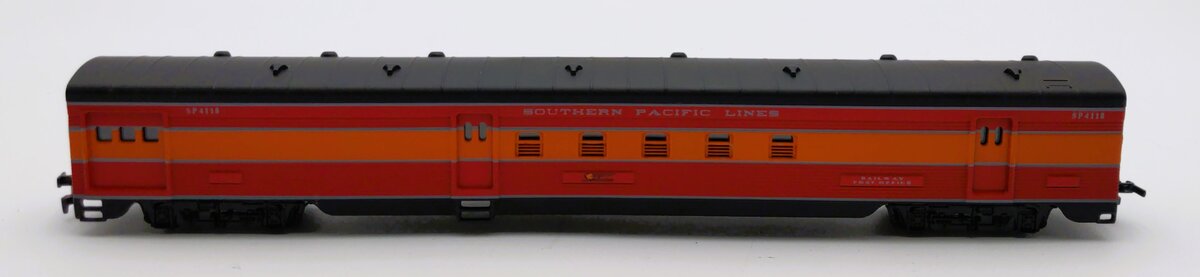 IHC 47395 HO Southern Pacific Sunbeam Corrugated Side Railway Post Office Car