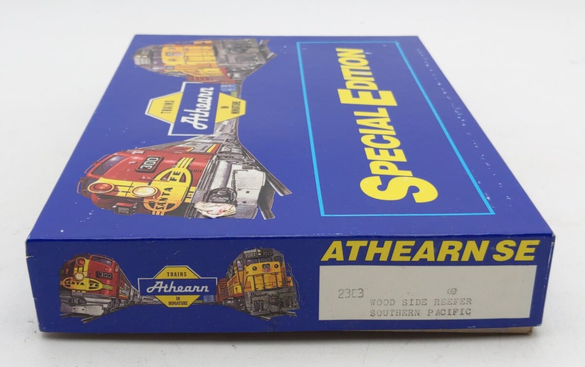 Athearn 2303 HO Southern Pacific Wood Side Refrigerator Car Kit (Set of 3)