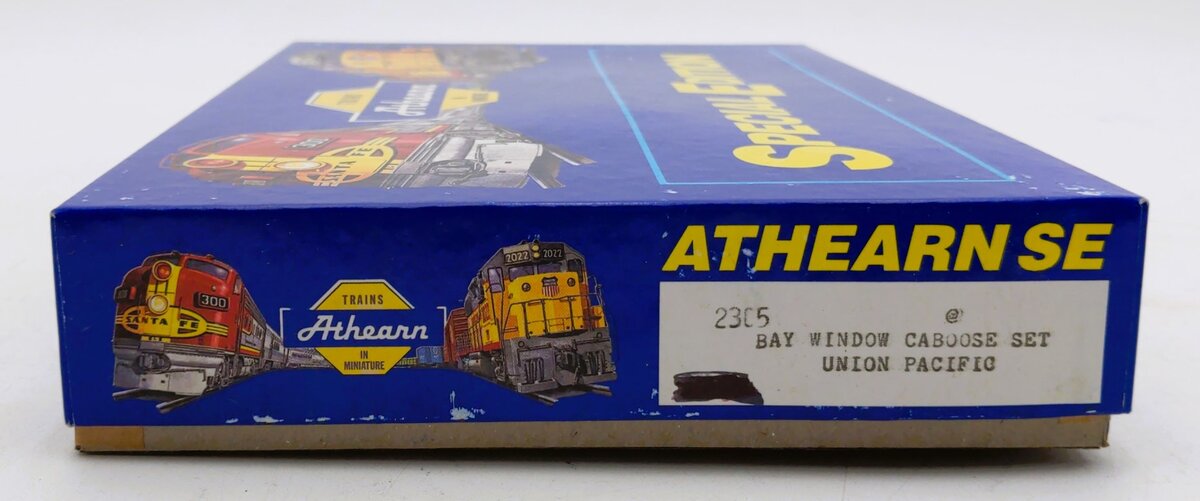 Athearn 2305 HO Union Pacific Bay Window Caboose Kit (Set of 3)