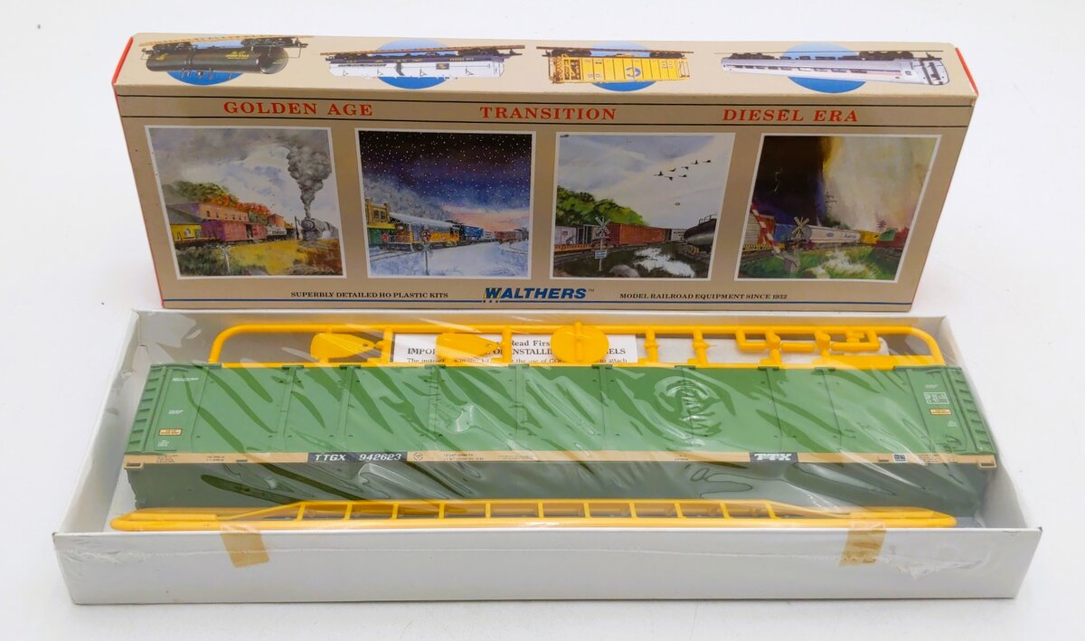 Walthers 932-4810 HO Burlington Northern 89' Enclosed Auto Carrier Kit #942623