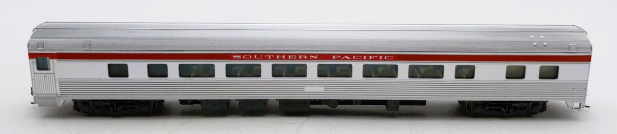 Walthers 910-30007 HO Scale Southern Pacific 85' Budd Large-Window Coach Car