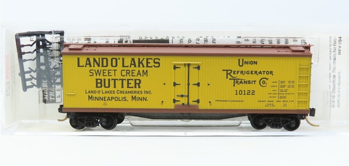 Micro-Trains 04900460 N Land O' Lakes 40' Double Sheathed Wood Reefer #10122